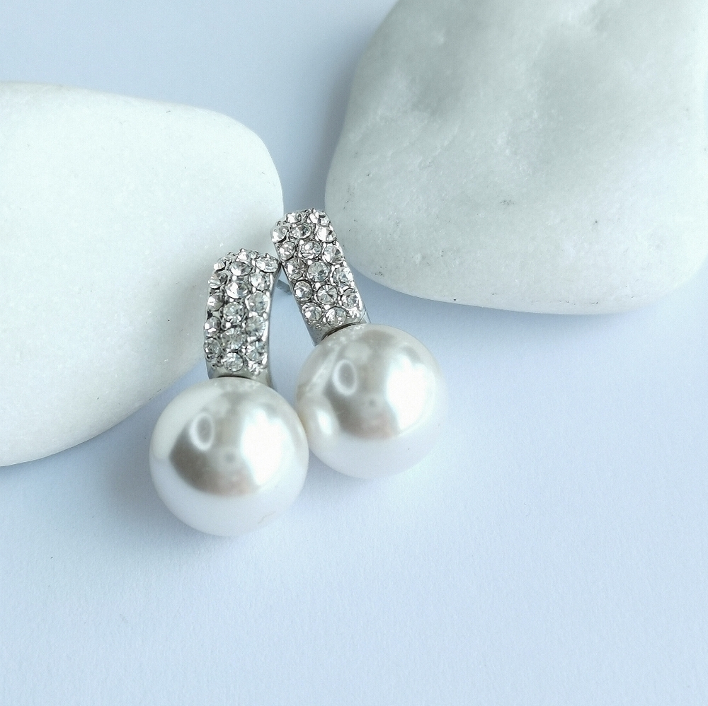 Swarovski Elements Pearl and Crystal Drop Earrings Silver Tone